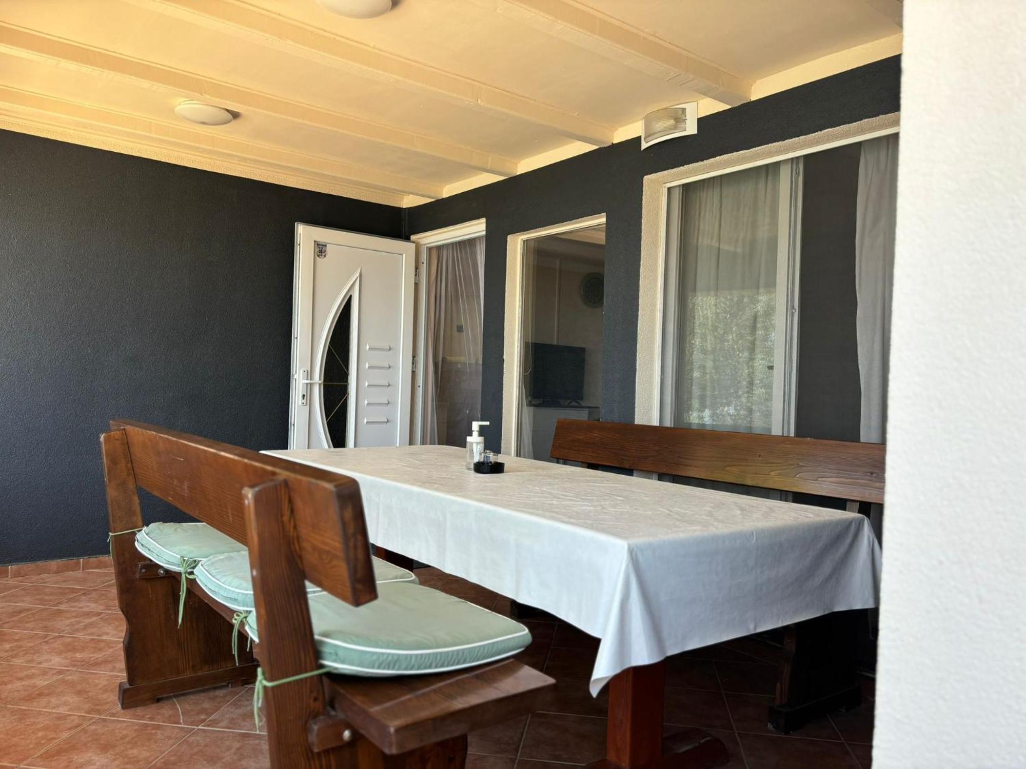 Apartmani Bosnjak Starigrad Paklenica Kamer foto