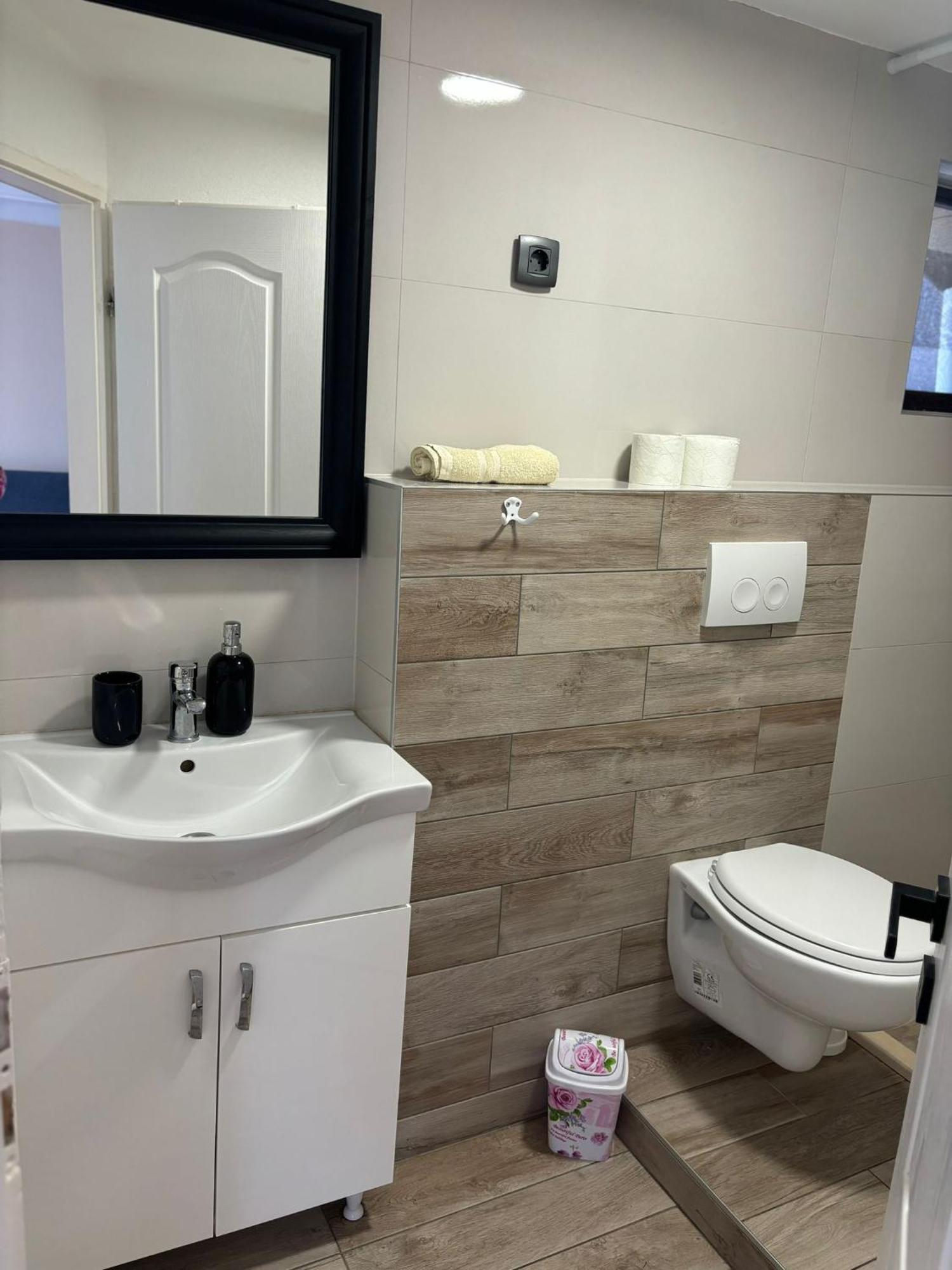 Apartmani Bosnjak Starigrad Paklenica Kamer foto