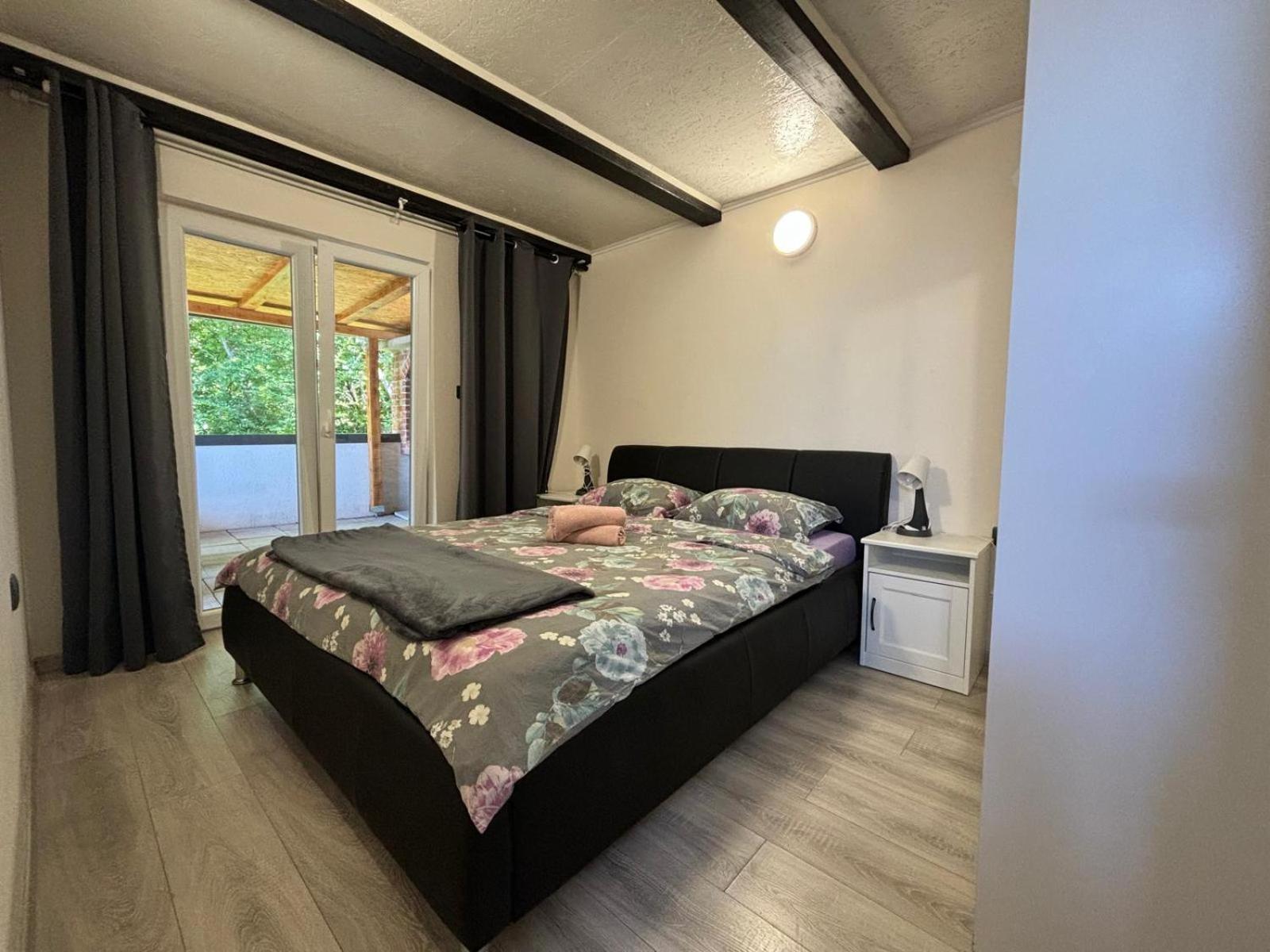 Apartmani Bosnjak Starigrad Paklenica Buitenkant foto