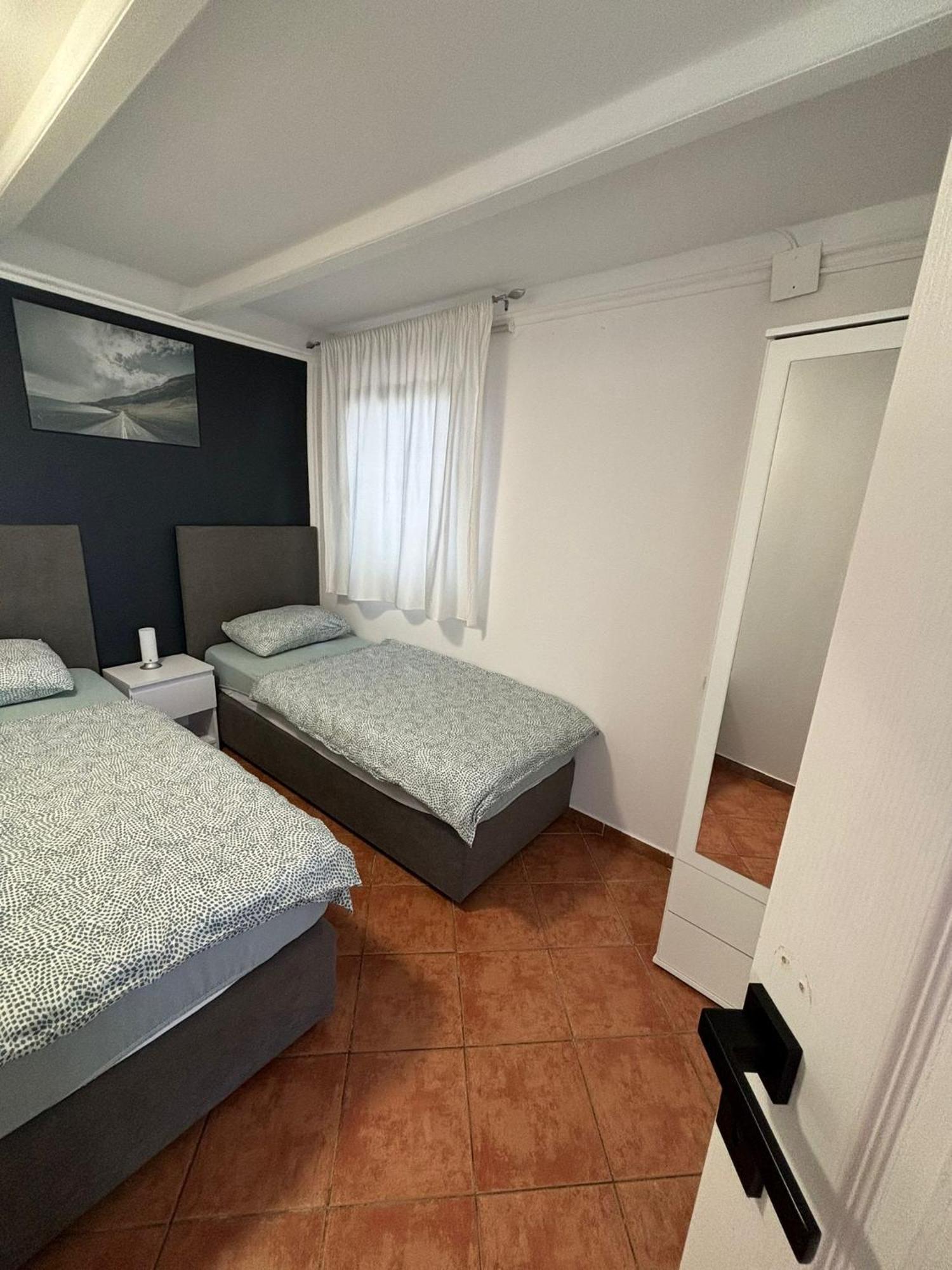 Apartmani Bosnjak Starigrad Paklenica Kamer foto
