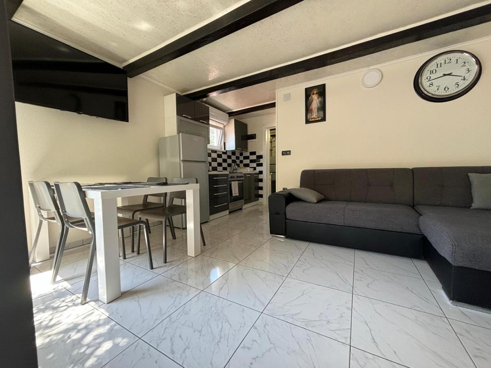 Apartmani Bosnjak Starigrad Paklenica Buitenkant foto